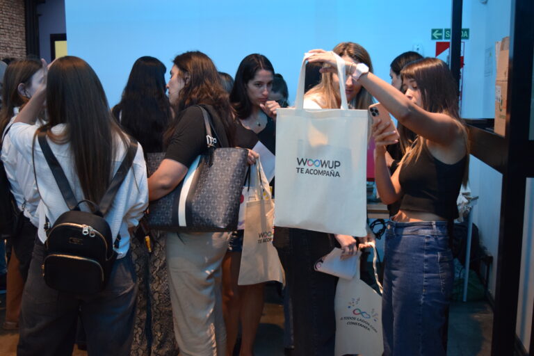 Woow up – Estampado de Remeras y Totebags